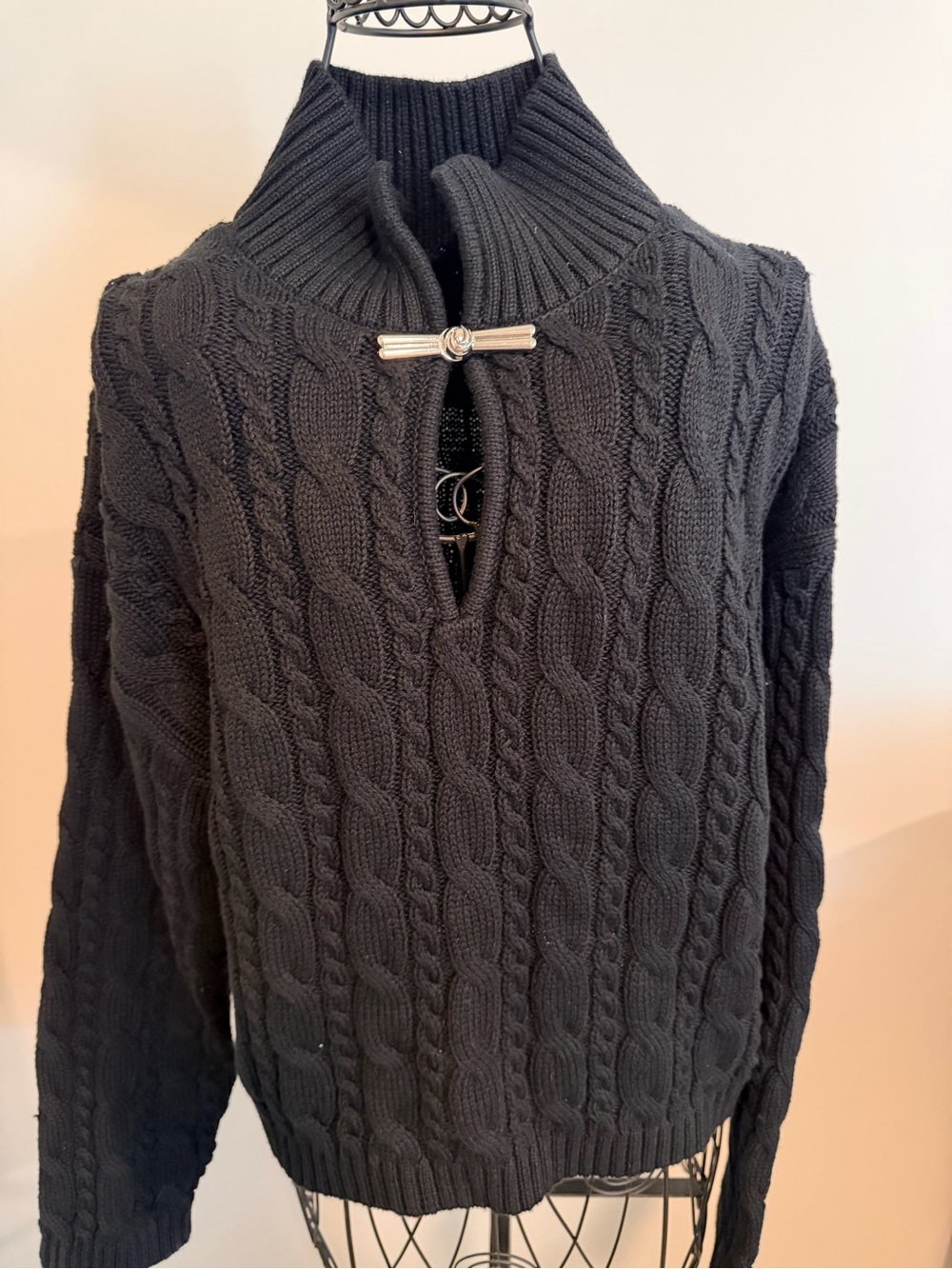 Commense Black Cable-Knit V-Neck Sweater with Silver Bar Accent